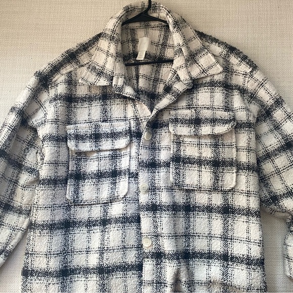 H&M Oversized Shacket Flannel Long Sleeve - Picture 2 of 7